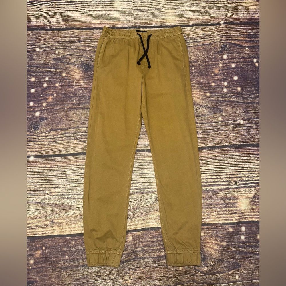 Men’s American Eagle toasted almond color khaki jogger. Size XS. VGUC.